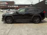 おひとり、恋人、ご友人、ご家族など、少人数でも大人数でもお出かけが楽しめます。この車で楽しいドライビングライフを送りましょう♪