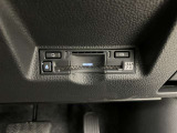 高速道路で便利な【ETC2.0】を装備しています。光ビーコン搭載で渋滞情報などナビゲーションと連動することで機能も充実いたします。他、観光施設に立ち寄るための高速料金割引サービス等もございます。