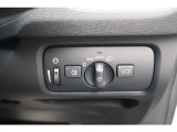 ヘッドライトはAUTOモードにより暗さに応じて全自動でコントロールされます。