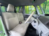 運転席シート廻りは使用感も少なく、良好な状態となっています。丁寧に使われていたことがよくわかりますね。