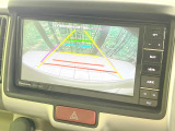 【バックカメラ】駐車時に後方がリアルタイム映像で確認できます。大型商業施設や立体駐車場での駐車時や、夜間のバック時に大活躍!運転スキルに関わらず、今や必須となった装備のひとつです!