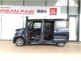 【ドア】開口、大きなドア開口で乗り降りも楽々です!