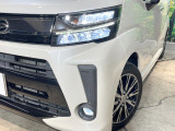 【LEDヘッドライト】悪天候や夜間走行時も良好な視界を確保し安心して運転できる高輝度LEDヘッドライトを装備!点灯速度が早く、消費電力も抑えられています。