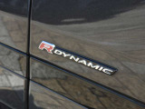 【R-DYNAMIC】 専用インテリア・エクステリアのスポーツモデル。充実した装備とスポーティなスタイルがランドローバーの走りを彷彿とさせます。