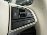 ◆アダプティブクルーズコントロール◆予め設定した車速内でクルマが自動的に加減速。前走車との適切な車間距離を維持しながら追従走行します。【LKAS】車線維持支援システムでステアリング操作を支援。
