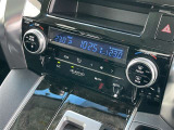 運転席と助手席で別々に温度設定が可能!同乗者も快適に過ごせる「デュアルオートエアコン」を装備。それぞれの好みの温度でドライブを楽しめます!