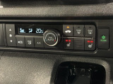 フロント両席にはシートヒーターが付いています!寒い日に便利な装備ですね。