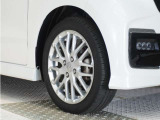 認定中古車では、厳しいHonda認定基準をクリアした厳選されたHonda認定中古車のみ、取り扱っております。「ご購入前の安心」「納車後の信頼」を車両と一緒に提供しております。