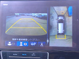 バックカメラの画像です。ガイドラインがスムースな車庫入れをサポートいたします。車庫入れの安心感がアップしますね。