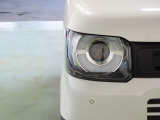 LEDヘッドライトは、点灯の瞬間から光量を発揮し、突然暗くなるトンネルなどでの安定感を高めます。
