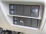 エマージェンシーブレーキ、レーンアシスト、コーナーセンサー他、安全装備もばっちりです!!