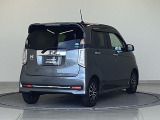 バックカメラが付いているのでバックでの車庫入れも安心です