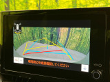 【バックカメラ】駐車時に後方がリアルタイム映像で確認できます。大型商業施設や立体駐車場での駐車時や、夜間のバック時に大活躍!運転スキルに関わらず、今や必須となった装備のひとつです!