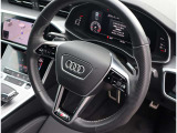 Audi正規ディーラーが高品質をお約束。高度な訓練・教育を受けたAudi専任メカニックが、100項目にもおよぶ精密な点検を実施いたします。すべてをクリアしたAudi車だけが、あなたのお手元に届けられるのです。