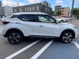 サイドから見ても素敵なデザインの軽自動車です!天井も高く室内空間も広く快適です☆