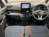 前席内装の全体像です。是非実車をご覧にお越し頂き実際にお座りください。