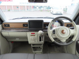 明るく広々した車内で、運転に全集中できます