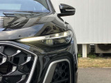 マトリクスLEDヘッドライト装備 複数のセンサーとカメラによって他車や歩行者を検出。ドライバーや歩行者の視界を妨げることが無いように、約1億通りの自動配光が可能です。