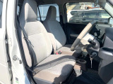 運転席シート廻りは使用感も少なく、良好な状態となっています。前オーナー様が丁寧に使っていたことがよくわかりますね。