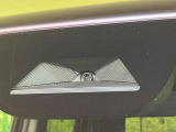 【ホンダセンシング】走行中に前方の車両等を認識し、衝突しそうな時は警報とブレーキで衝突回避と被害軽減をアシスト。より安全にドライブをお楽しみいただけます。