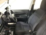 高いホールド性で運転姿勢が安定します。長距離ドライブでも疲れにくいのが魅力です。快適なドライビングライフをお送りください♪