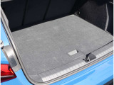 Audi正規ディーラーが高品質をお約束。高度な訓練・教育を受けたAudi専任メカニックが、100項目にもおよぶ精密な点検を実施いたします。すべてをクリアしたAudi車だけが、あなたのお手元に届けられるのです。