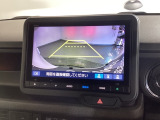 バックも安心のバックカメラ付いています。バックカメラがあると、いつでも安全にバックできますね。死角も減ります。