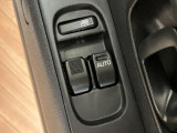 パワ-ウインドウも装備しております!(フロントのみ)
