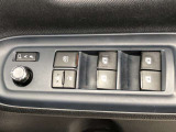 パワーウィンドは今や当たり前の機能ですが、無いと困る機能です。運転席からの操作で、全席の窓を振るオープンにしたり、フルクローズが可能です。