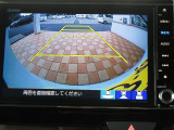 ギヤをRに入れるとナビの画面に後ろの映像が映るリヤカメラ付!後退時の安全確認やコンディションの悪い視界でもカラーバックモニターがドライバーをサポート☆☆☆