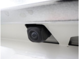 バックカメラが付いているので後方確認が非常にしやすいです。今や運転初心者も熟練者も必須装備!ついていて損はないですね♪