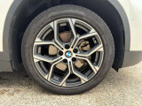 また、BMW正規認定中古車は、エマージェンシーサービスが自動付帯。24時間365日、皆様のカーライフをサポート致します。確かな安心のうえで、「駆けぬける歓び」をご堪能ください。