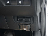 ビルトイン型ETCユニット搭載で、高速道路等利用時、便利に利用可能です。
