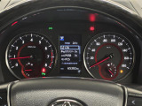 【メーターまわり】ドライバーから見やすい位置にあって安全運転に寄与します。マルチインフォメーションディスプレイでは、クルマに関する情報の確認はもちろん、各種安全機能・装備のON/OFFも設定可能。