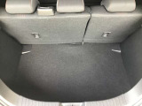トランクスペースです。ここから後部座席を倒すことで更に広さにアレンジがききます。