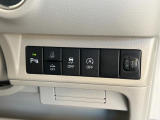『アイドリングストップ』 クルマが停車すると自動的にエンジンを停止し、無駄な燃料消費や排出ガスを抑えます。素早くエンジンを再始動させるなど、ドライバーの感覚とズレのない自然な制御を目指しています。