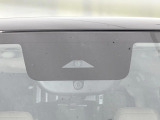【三菱e-Assist】走行中に前方の車両等を認識し、衝突しそうな時は警報とブレーキで衝突回避と被害軽減をアシスト。より安全にドライブをお楽しみいただけます。