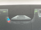 【ホンダセンシング】走行中に前方の車両等を認識し、衝突しそうな時は警報とブレーキで衝突回避と被害軽減をアシスト。より安全にドライブをお楽しみいただけます。