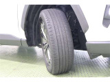 タイヤサイズ 225/60R18。