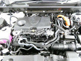 【エンジンルーム】・・・内外装だけでなくこちらもクリーニング済み。 納車までにもう1度しっかり点検いたしますので、安心してお乗りいただけると思います。