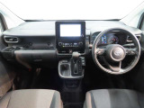 高いホールド性で運転姿勢が安定します。長距離ドライブでも疲れにくいのが魅力です。快適なドライビングライフをお送りください♪