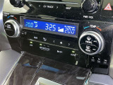 左右独立温度コントロールフルオートエアコンです。運転席、助手席それぞれで独立して温度設定ができます。冷え性の方が乗っても安心ですね♪