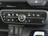 オートエアコンなので、スイッチひとつでオールシーズン快適に過ごすことができます。
