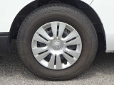 【タイヤ】 【純正15インチホイール】《195/80R15 107/105NLT》