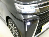 LEDヘッドライトです。デザイン性がよくとても明るいので、夜間の走行や悪天候でも安心です。しかも長寿命!