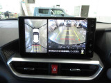 車両を上から見たような映像をナビ画面に表示するパノラミックビューモニターが付いています。