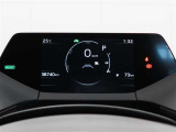 展示車は全てトヨタの車を知り尽くしたエキスパートが基本性能に関わる機能や状態を徹底的にチェックしています。消耗部品の事前交換など法定12ヶ月点検相当の点検・整備を必ず実施しています。