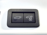 【パワーバックドア】スマートキーや運転席のボタンを押すだけでリアゲートが自動で開閉します!荷物を持っている時や、高い位置にあるバックドアを閉める際に便利な機能です♪