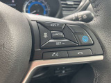 ハンドルの右側にはプロパイロットのスイッチが装備されています。高速道路で前車に追従クルーズ(アクセル・ブレーキ・ハンドル制御)ができて運転の疲れを軽減します。