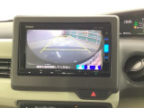 バックモニター付きで、車庫入れやバック時の後方確認をサポート。